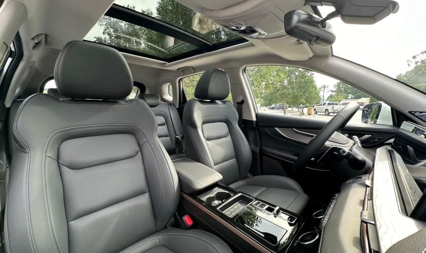 Movyocar Exeed Lx Premium car rental in dubai