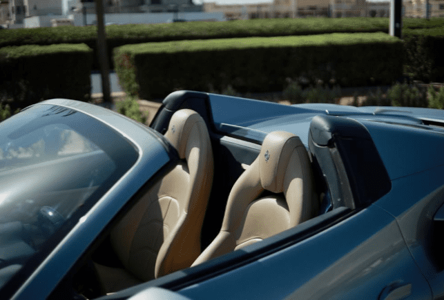 Movyocar Ferrari 488 Spider car rental in dubai