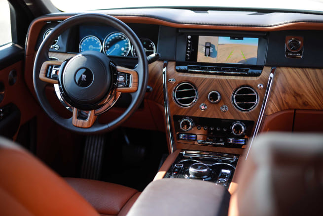 Movyocar Rolls Royce Cullinan White car rental in dubai