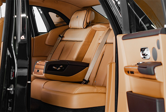 Movyocar Rolls Royce Phantom Grren Gold car rental in dubai