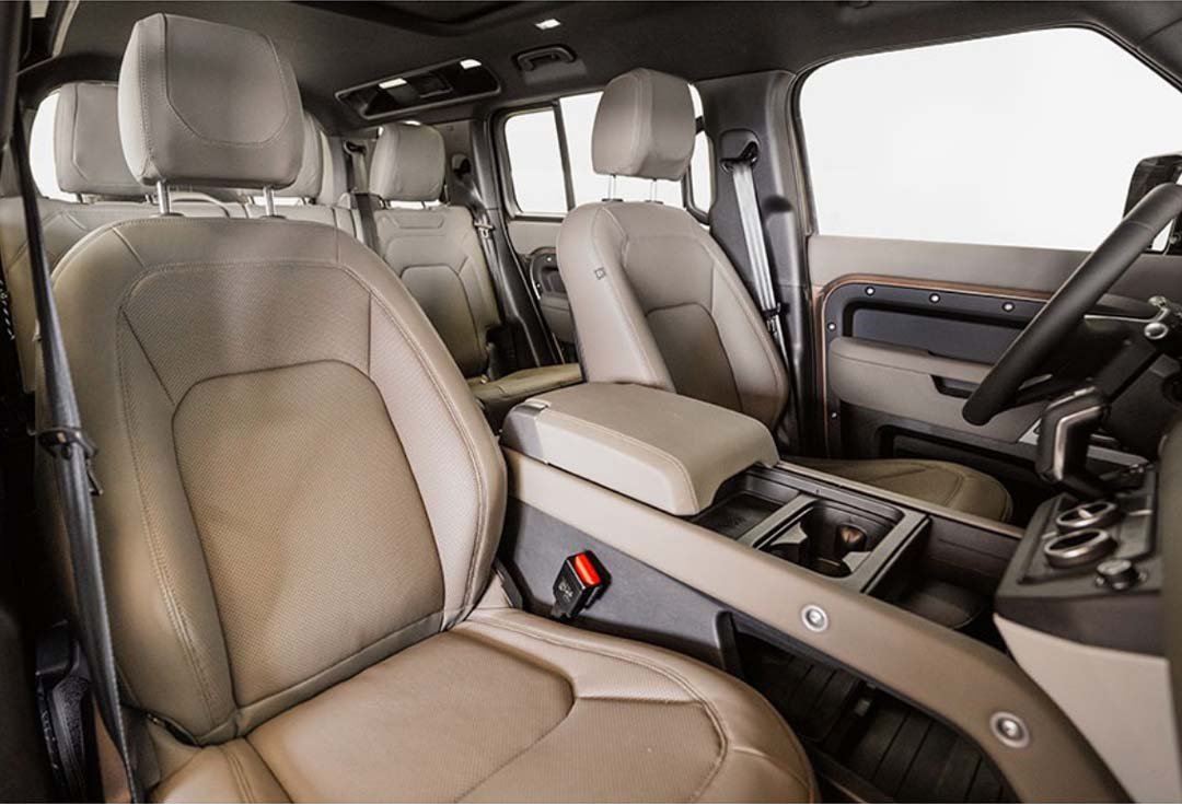 Movyocar Land Rover Defender car rental in dubai