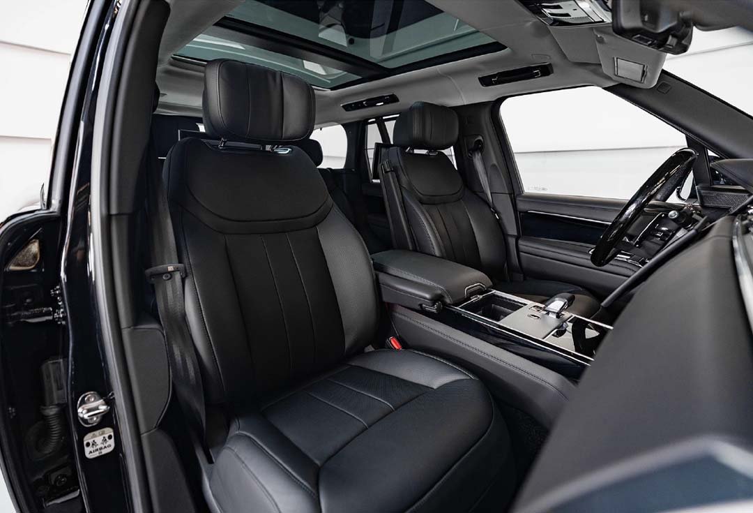 Movyocar Range Rover Vogue car rental in dubai