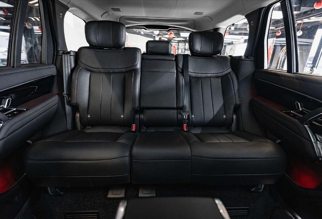 Movyocar Range Rover Vogue car rental in dubai