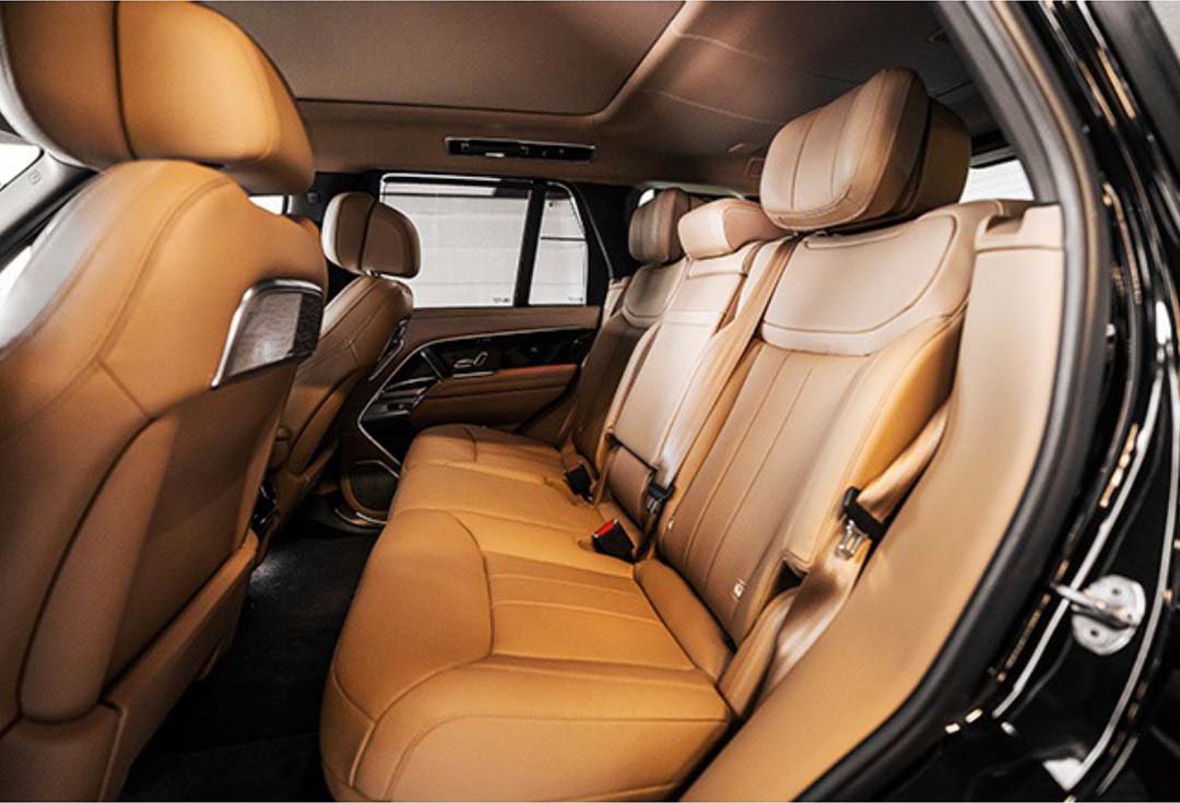 Movyocar Range Rover Vogue Black car rental in dubai