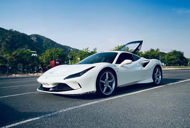 Movyocar Rent Ferrari Dubai car rental in dubai